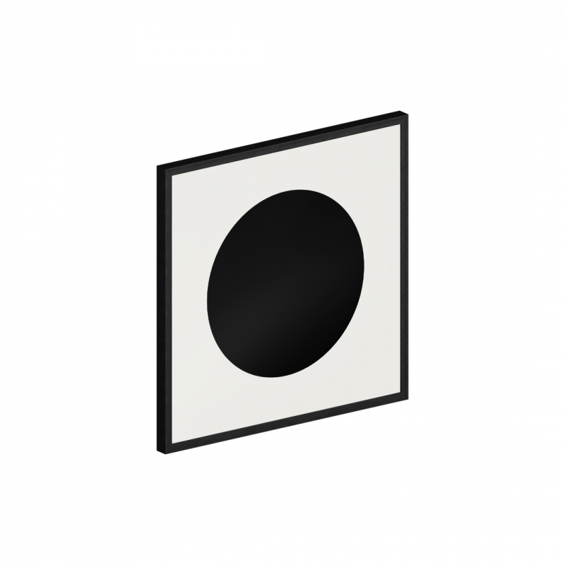 biało-czarna kwadratowa grafika w drewnianej ramie_flag c_Balma